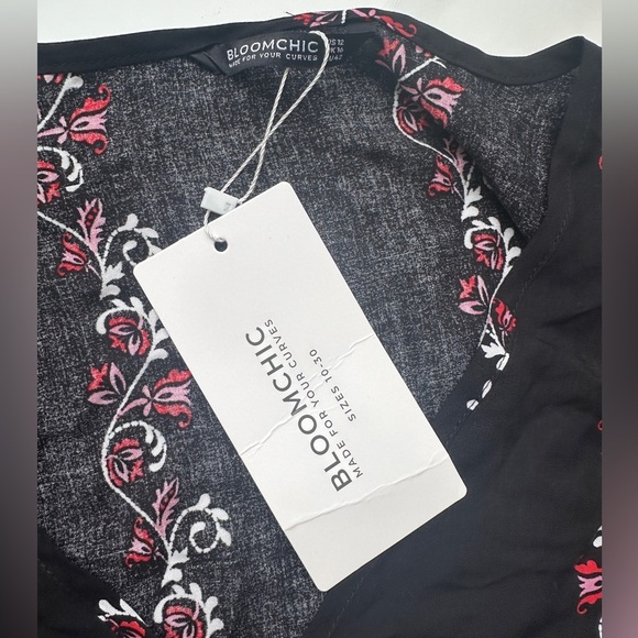 NWT Bloomchic Black Paisley Floral Long Sleeve Lightweight Flowy Maxi Dress 12 - Picture 2 of 11